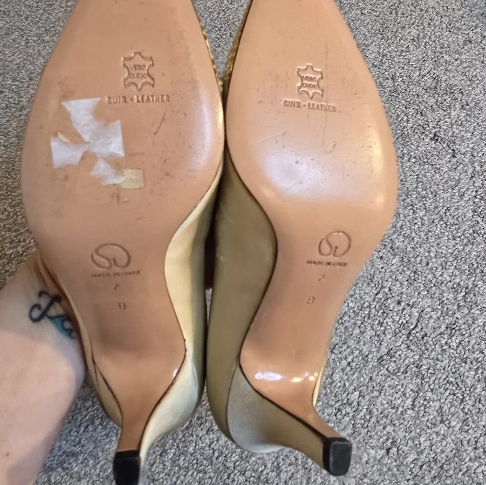 St John Made In Italy Gold Satin Sequin Toe Cap Pumps Size 7